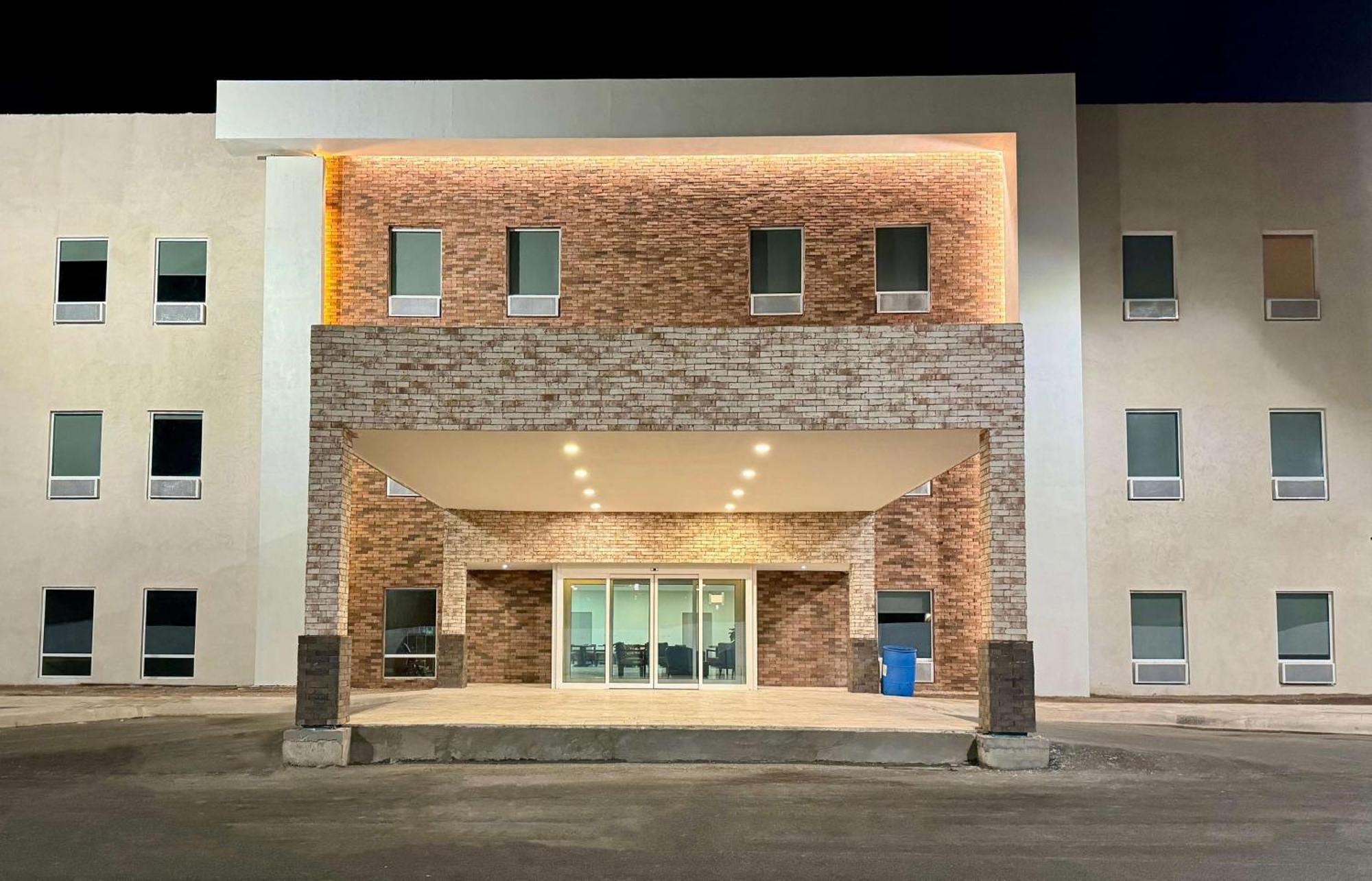Best Western Plus Sacramento Чиуауа Екстериор снимка