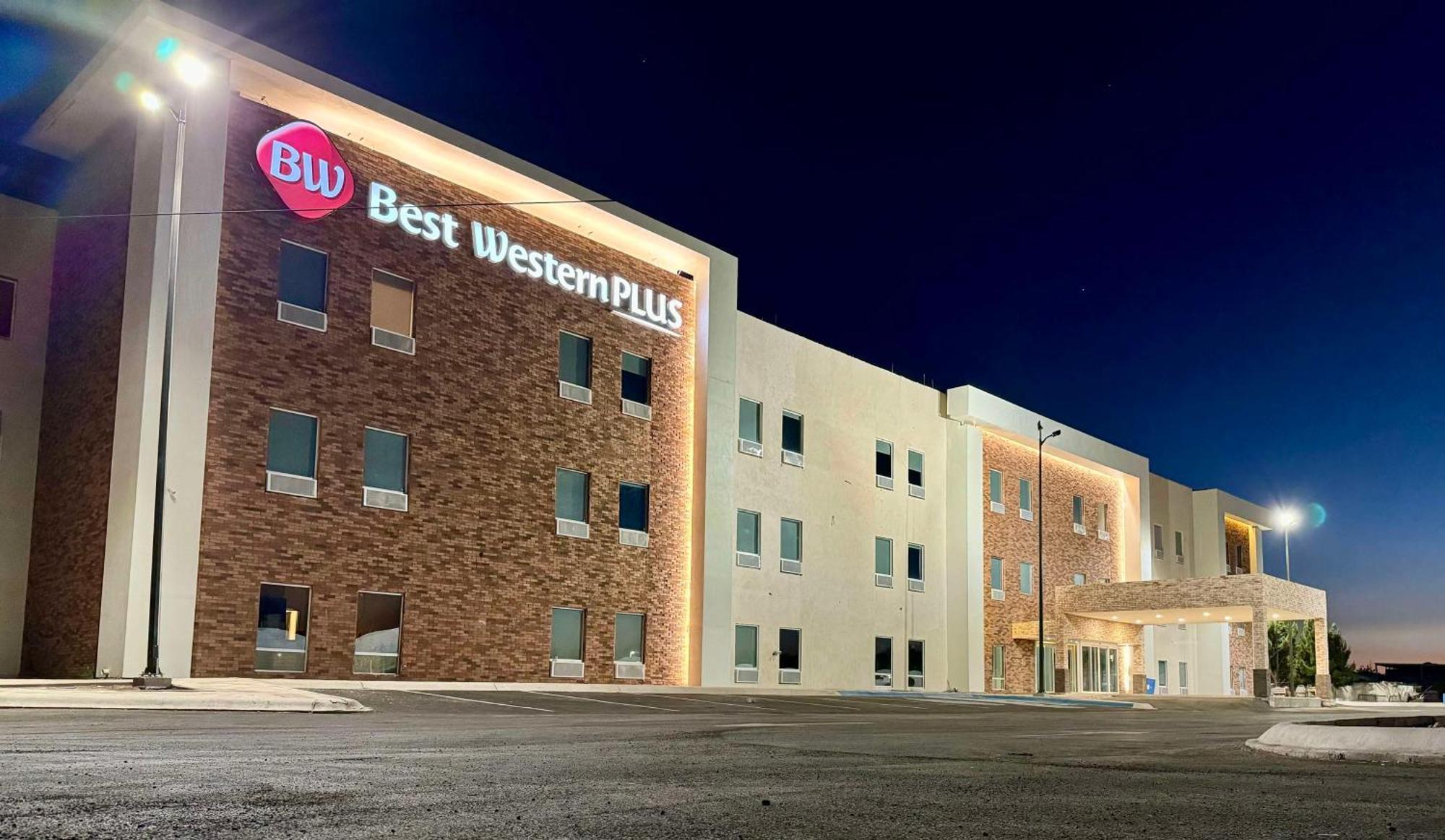 Best Western Plus Sacramento Чиуауа Екстериор снимка